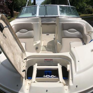 2003 Sea Ray sun deck