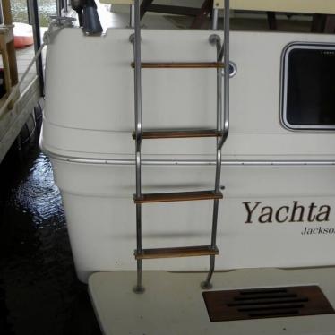 1984 Sea Ray 360 aft cabin