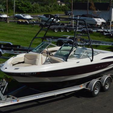 2000 Maxum 2100 sr bowrider wakeboard/ ski