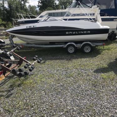 2014 Bayliner 215 db