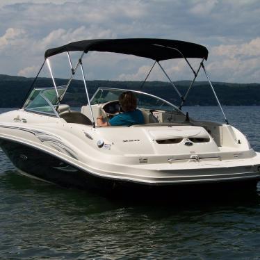 2006 Sea Ray 220 sundeck