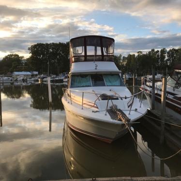 1983 Sea Ray 340 sedan bridge