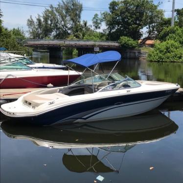 2002 Sea Ray 220 br