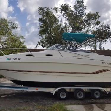 1998 Larson cabrio 254 mid cabin