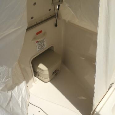 2005 Bennington 211 rl deck boat