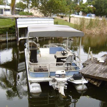 Pontoon 1981 for sale for $1,500 - Boats-from-USA.com