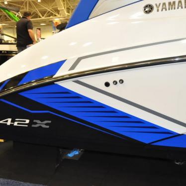 2018 Yamaha 242x e-series