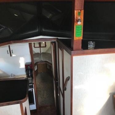 1984 Carver carver 32 aft cabin