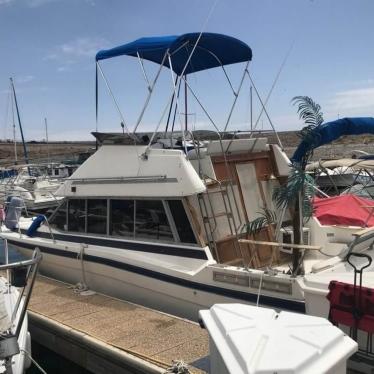 1985 Bayliner 2850 command bridge