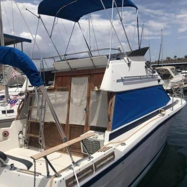 1985 Bayliner 2850 command bridge