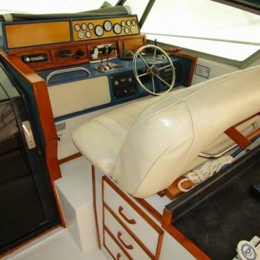 1988 Sea Ray 390 express cruiser