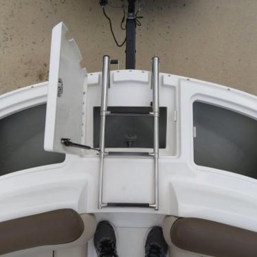 2014 Bayliner 210 deck boat