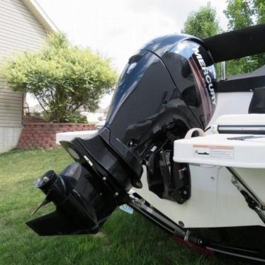 2014 Bayliner 210 deck boat