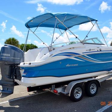 2015 Hurricane 2400 sundeck