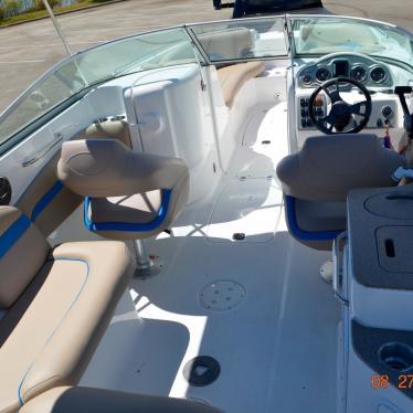 2015 Hurricane 2400 sundeck