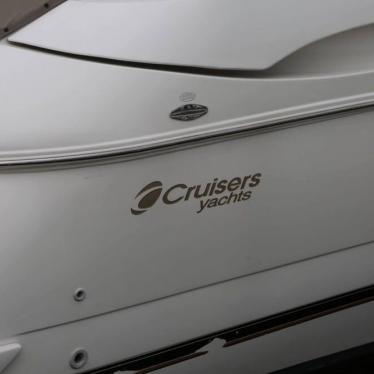 2003 Cruisers 4370 express