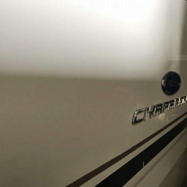 2005 Chaparral 290 signature