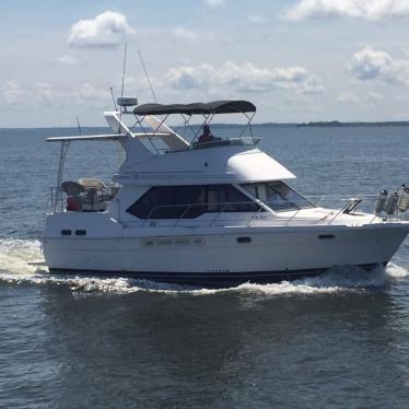 1995 Bayliner 3587