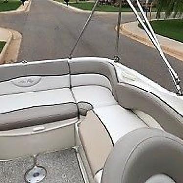 2004 Sea Ray 240 sundeck