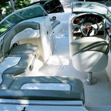 2006 Sea Ray sundeck 200