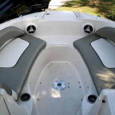 2006 Sea Ray sundeck 200