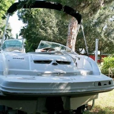 2006 Sea Ray sundeck 200