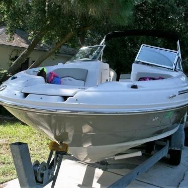 2006 Sea Ray sundeck 200