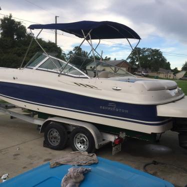 2005 Bennington 211 rl deck boat