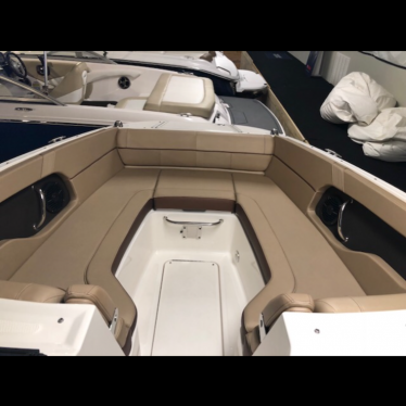 2017 Sea Ray sundeck