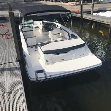 2017 Sea Ray 21 spx