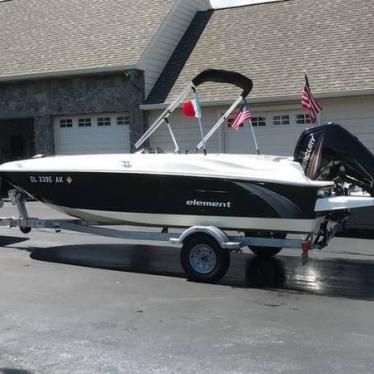 2016 Bayliner 18