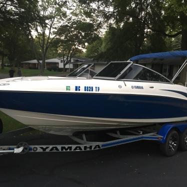 2005 Yamaha sx230