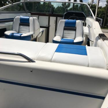 1990 Sea Ray cuddy cabin