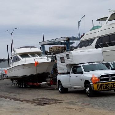 1989 Sea Ray 340 bridge sedan