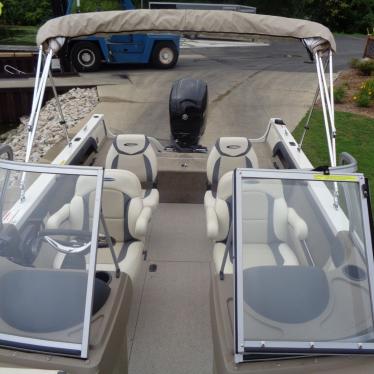 2013 Crestliner 1850 super hawk