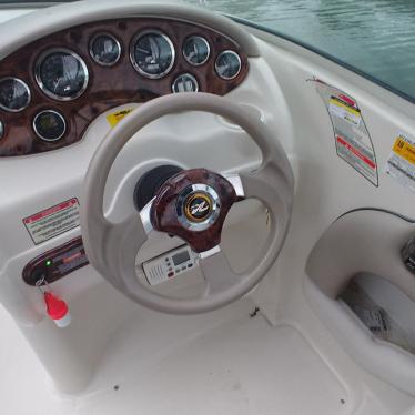 2002 Sea Ray sundeck 220