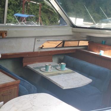 1983 Sea Ray flybridge