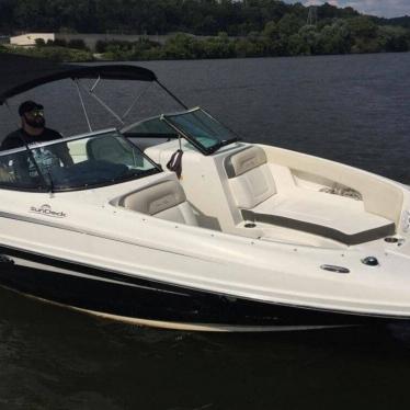 2012 Sea Ray 240 sundeck