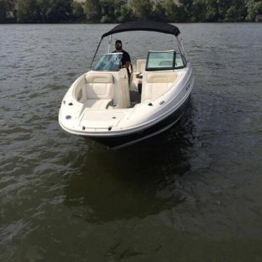 2012 Sea Ray 240 sundeck