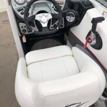 2011 Rinker captiva 226