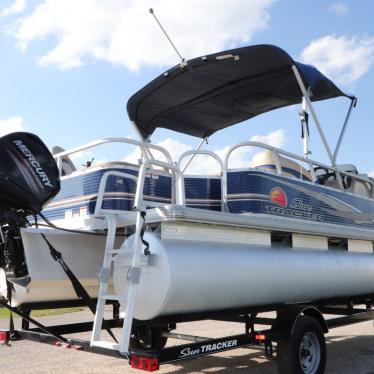 2013 Sun Tracker fishin' barge 20dlx