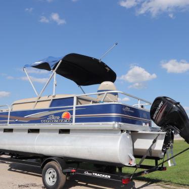 2013 Sun Tracker fishin' barge 20dlx