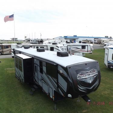 2013 Sun Tracker fishin' barge 20dlx