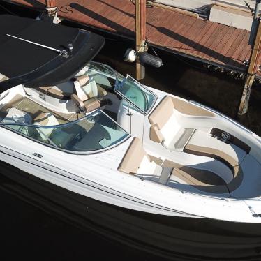 2016 Cruisers sport series 298 bow rider