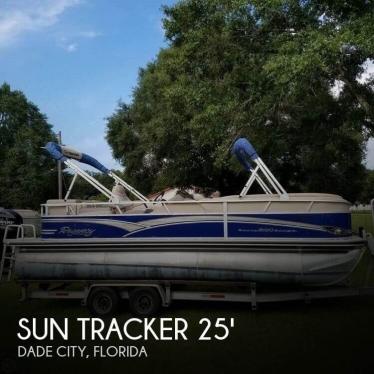 2013 Sun Tracker party barge 220 regency