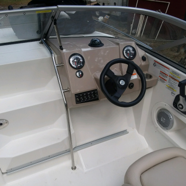 2015 Bayliner 642 overnighter