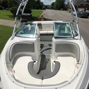 2011 Sea Ray 205 sport