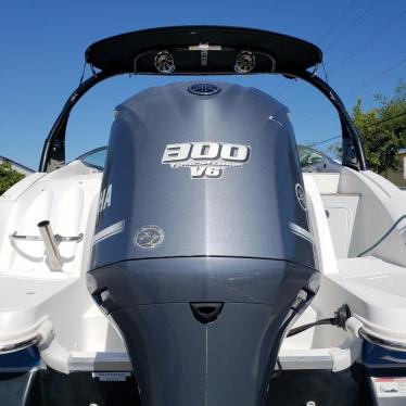 2012 Hurricane 2400 sun deck