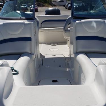 2012 Hurricane 2400 sun deck