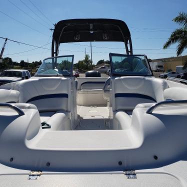 2012 Hurricane 2400 sun deck